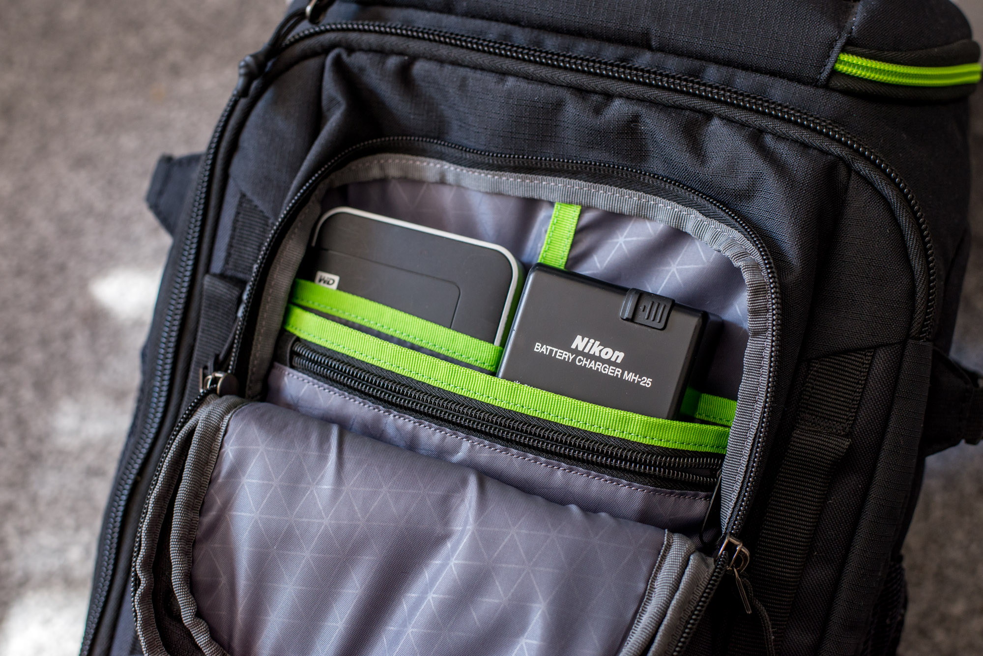 Case-Logic-Kontrast-Pro-DSLR-Bagpack-7 class="wp-image-505049" 
