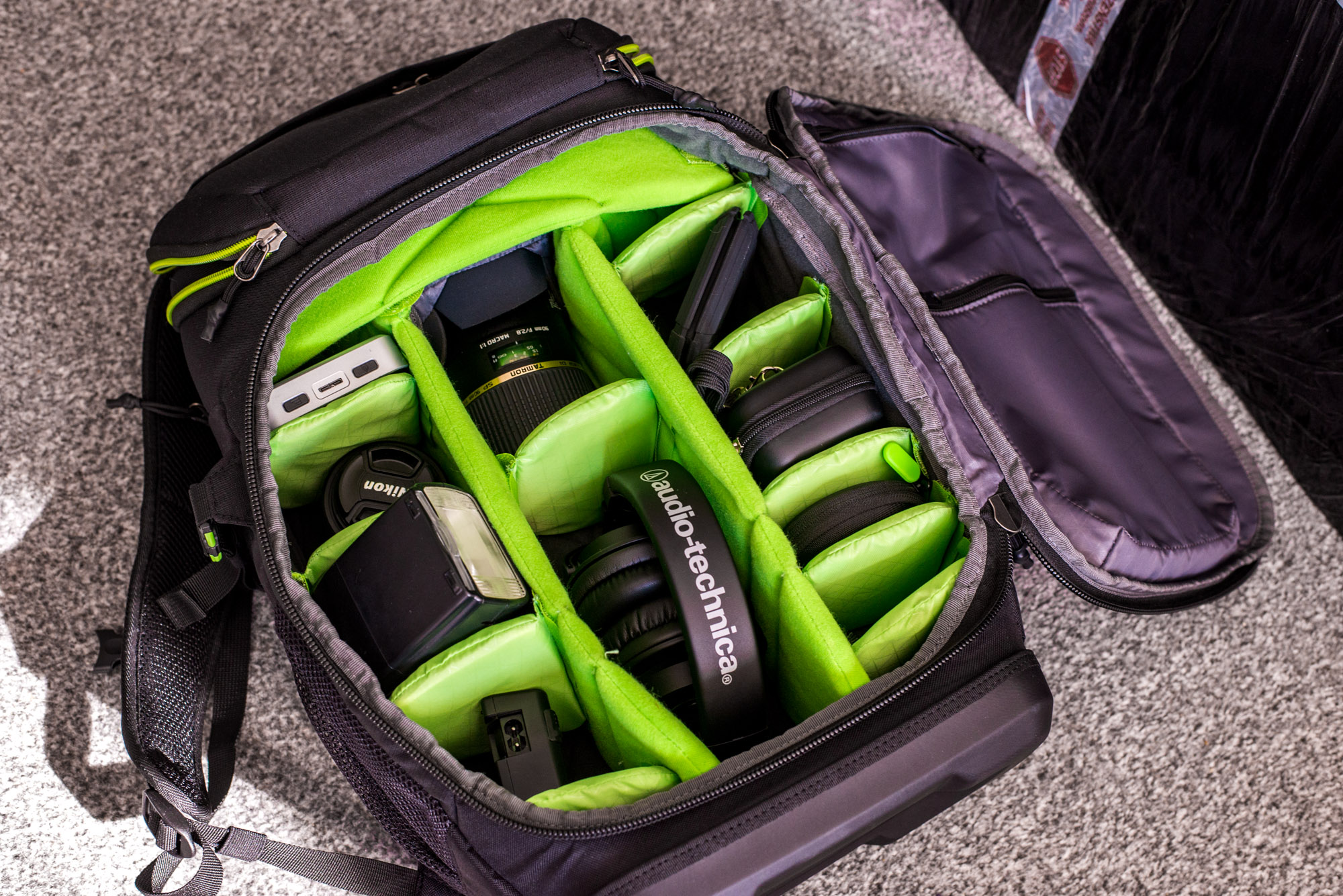 Case-Logic-Kontrast-Pro-DSLR-Bagpack-8 class="wp-image-505050" 