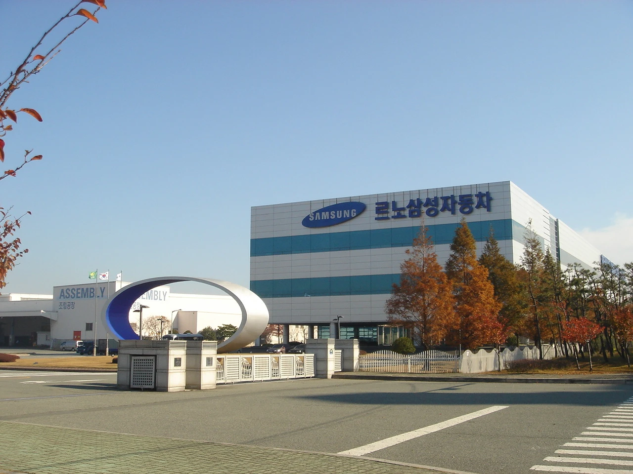 RENAULT_SAMSUNG_MOTORS class="wp-image-507020"