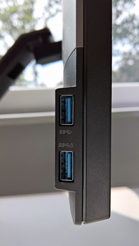 Dell InfinityEdge U2717DA class="wp-image-508089" 