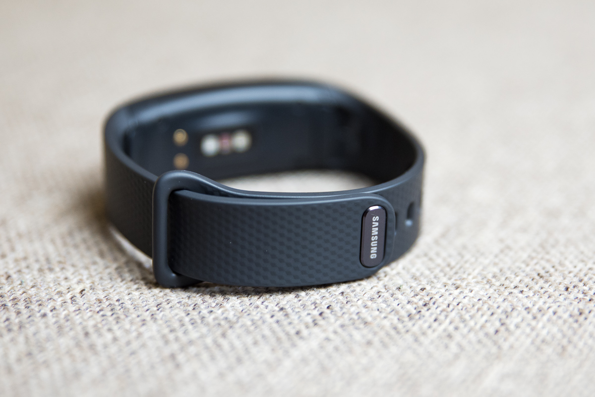 samsung-gear-fit2-001 class="wp-image-505112" 