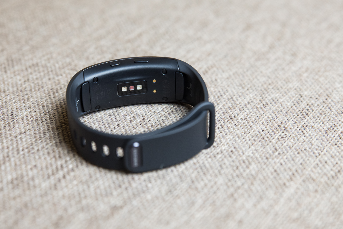samsung-gear-fit2-002 class="wp-image-505113" 