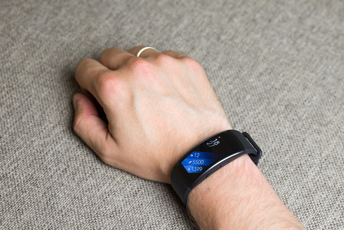 samsung-gear-fit2-003 class="wp-image-505114" 