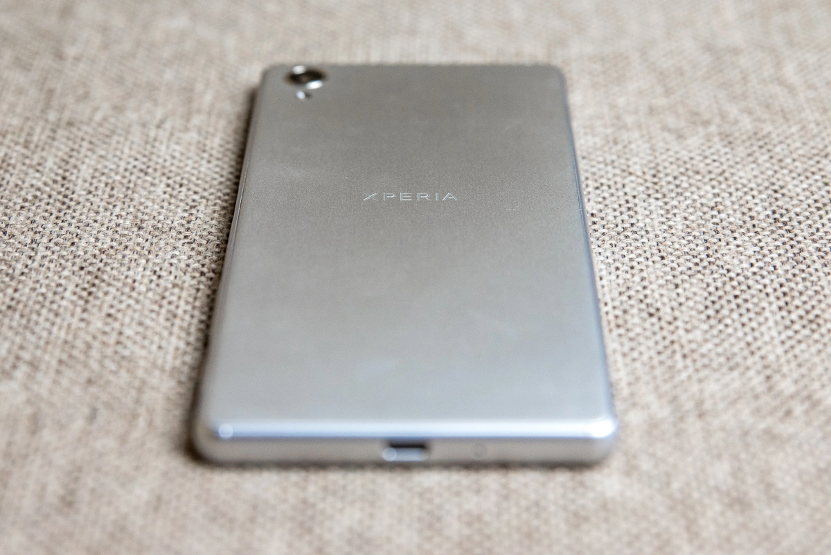 sony-xperia-x-001 class="wp-image-505082"