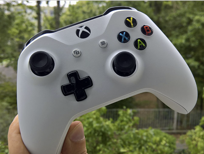 Xbox One S class="wp-image-506686" 