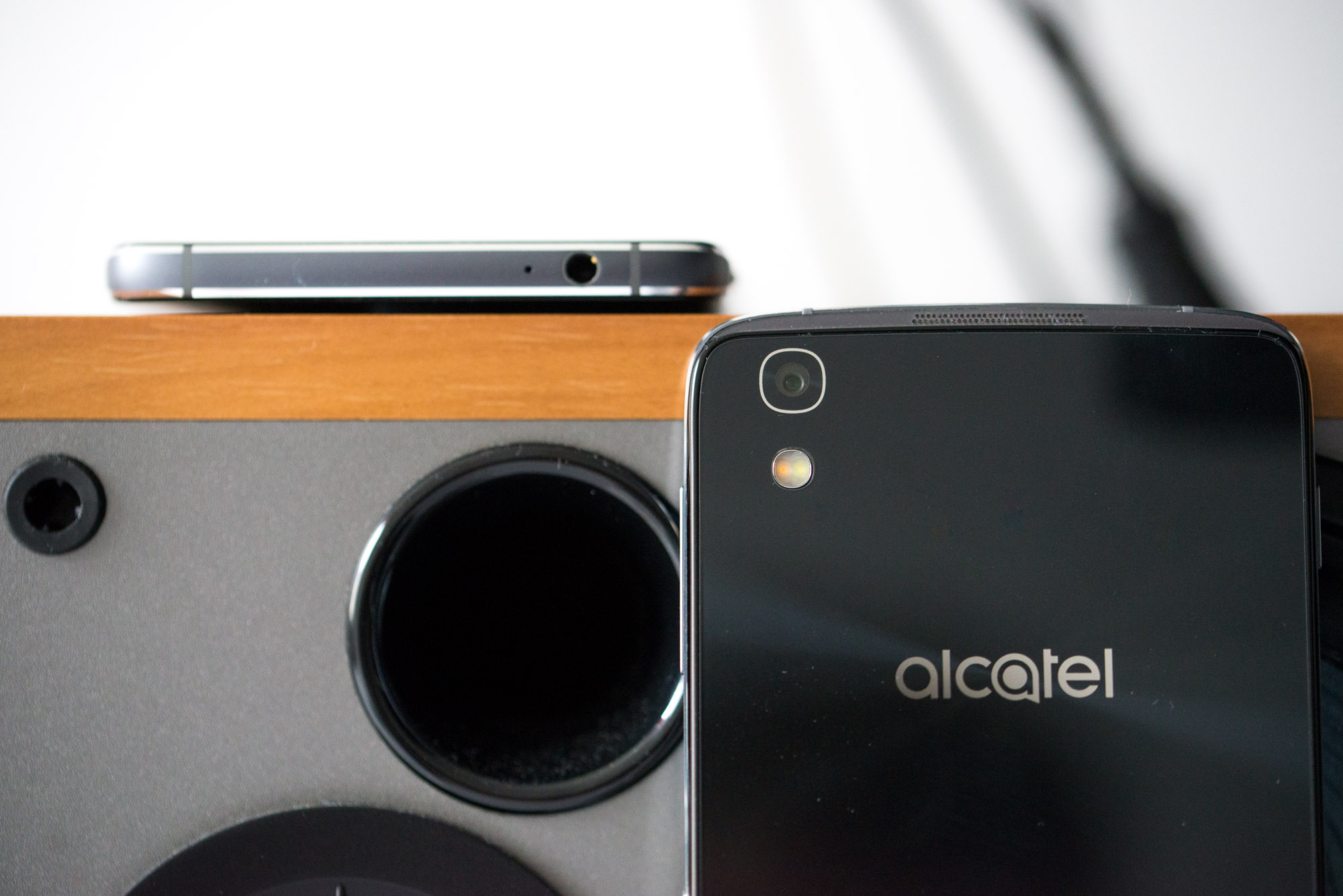 Alcatel-Idol-4-4s-8 