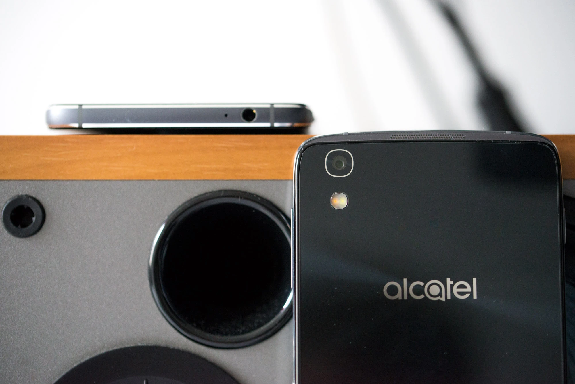 Alcatel-Idol-4-4s-8 