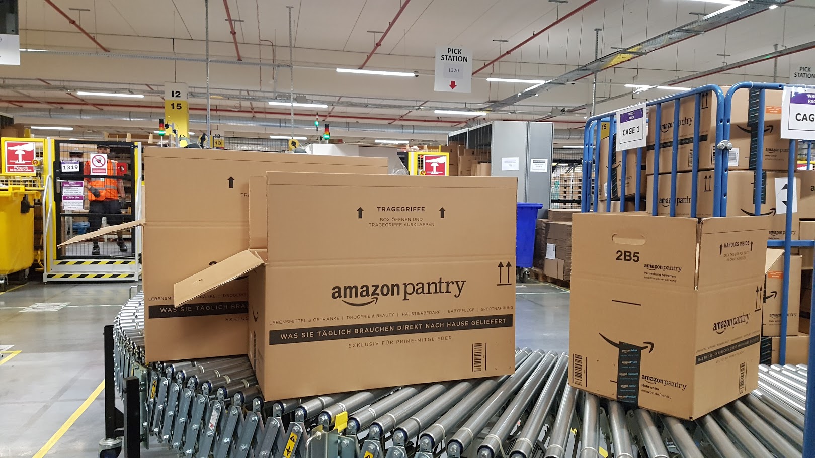 Amazon-magazyn-6 class="wp-image-513276" 