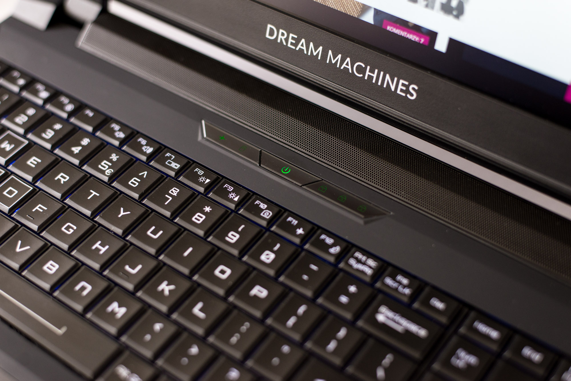 Dream-Machines-X980-4 class="wp-image-509565" 
