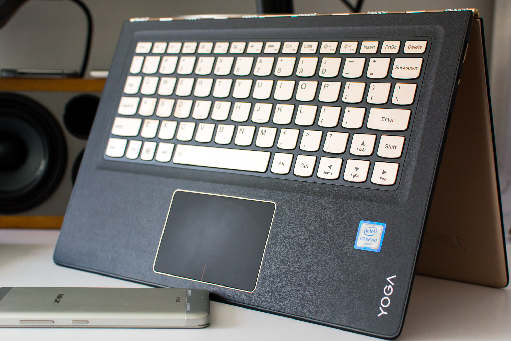 Lenovo-Yoga-900s-1 