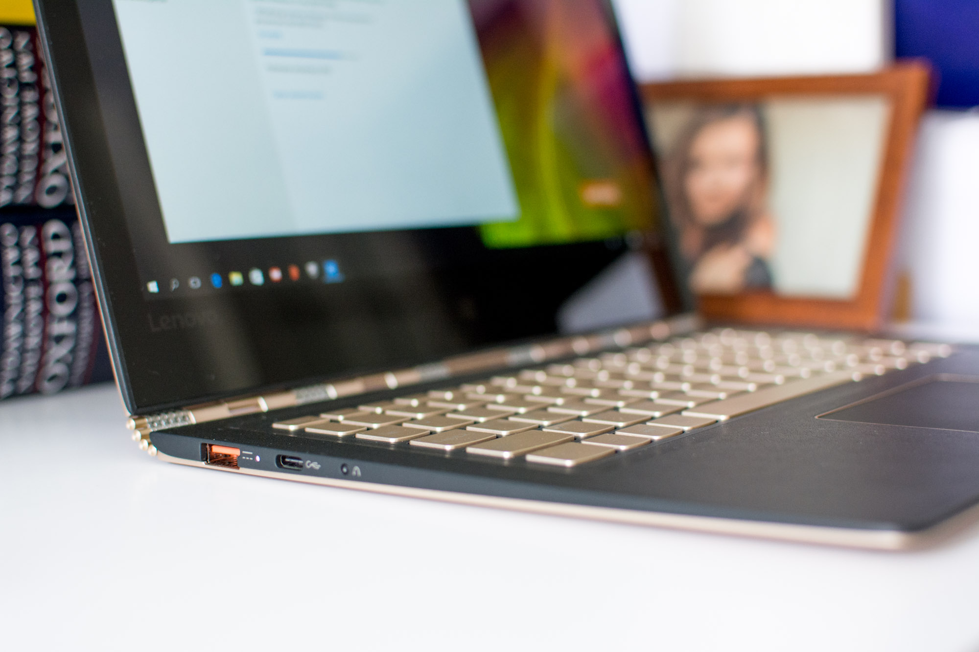 Lenovo-Yoga-900s-4 