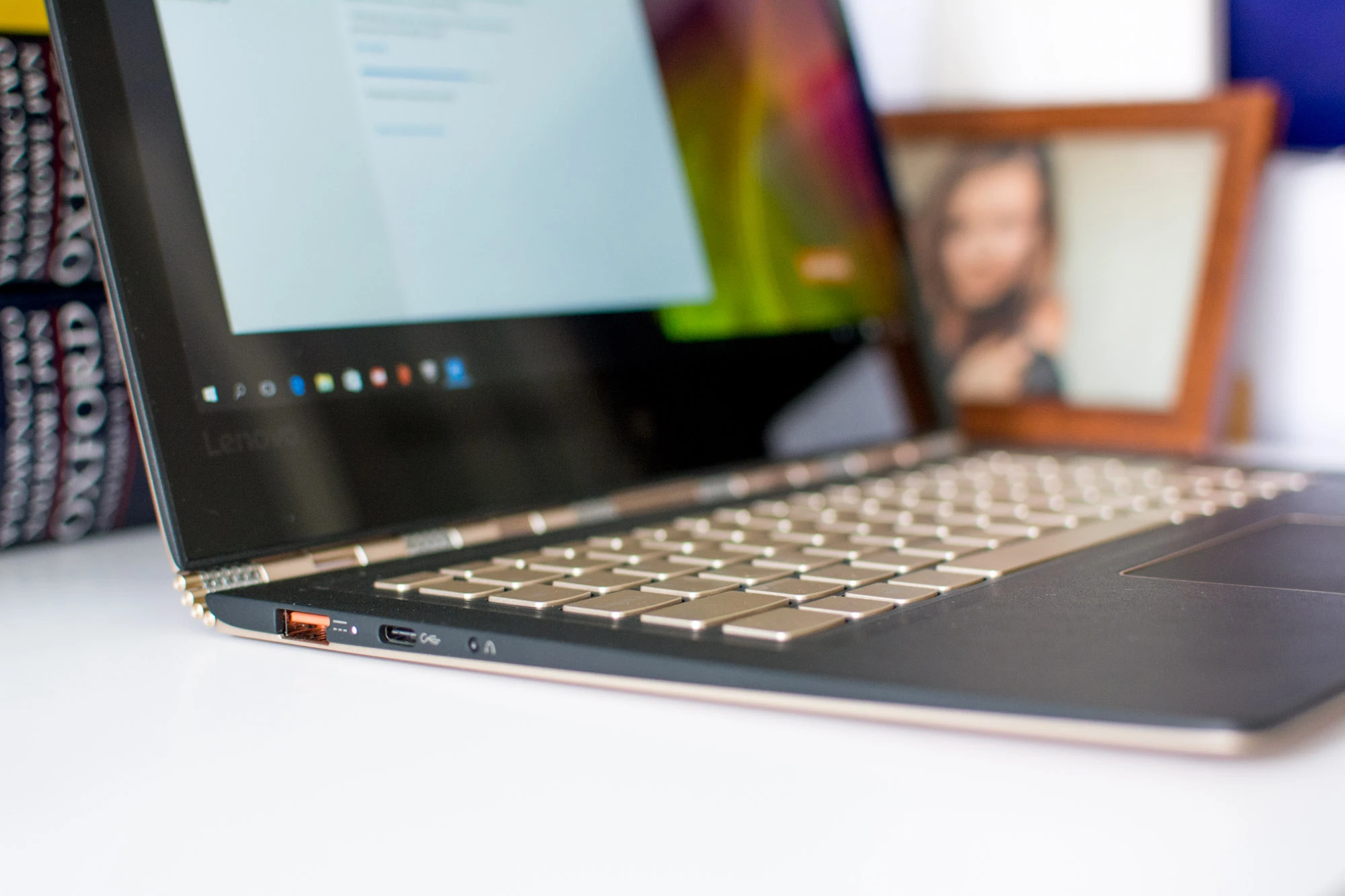 Lenovo-Yoga-900s-4 