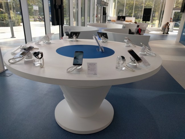 Samsung Premium Service Plaza (4) 