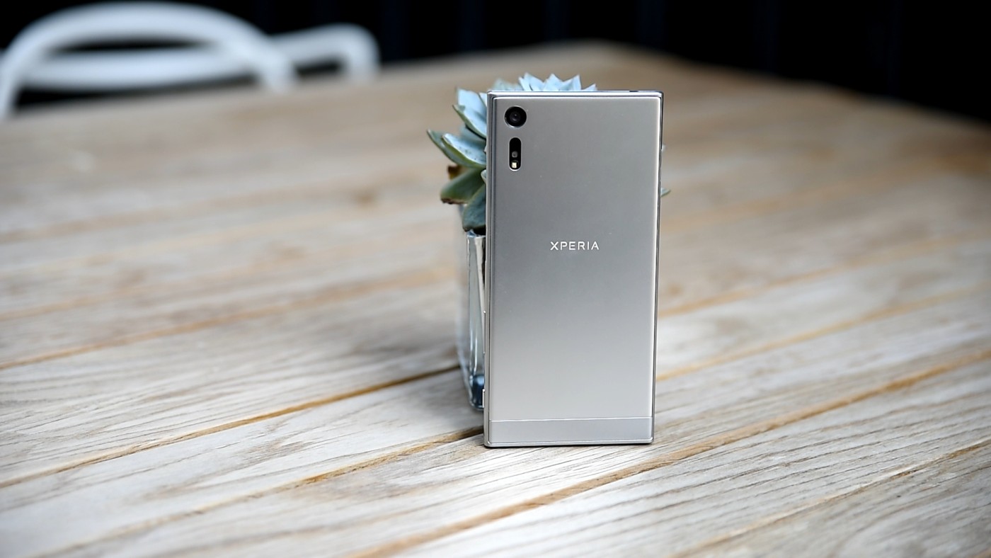 Sony-Xperia-XZ (2) class="wp-image-513519" 