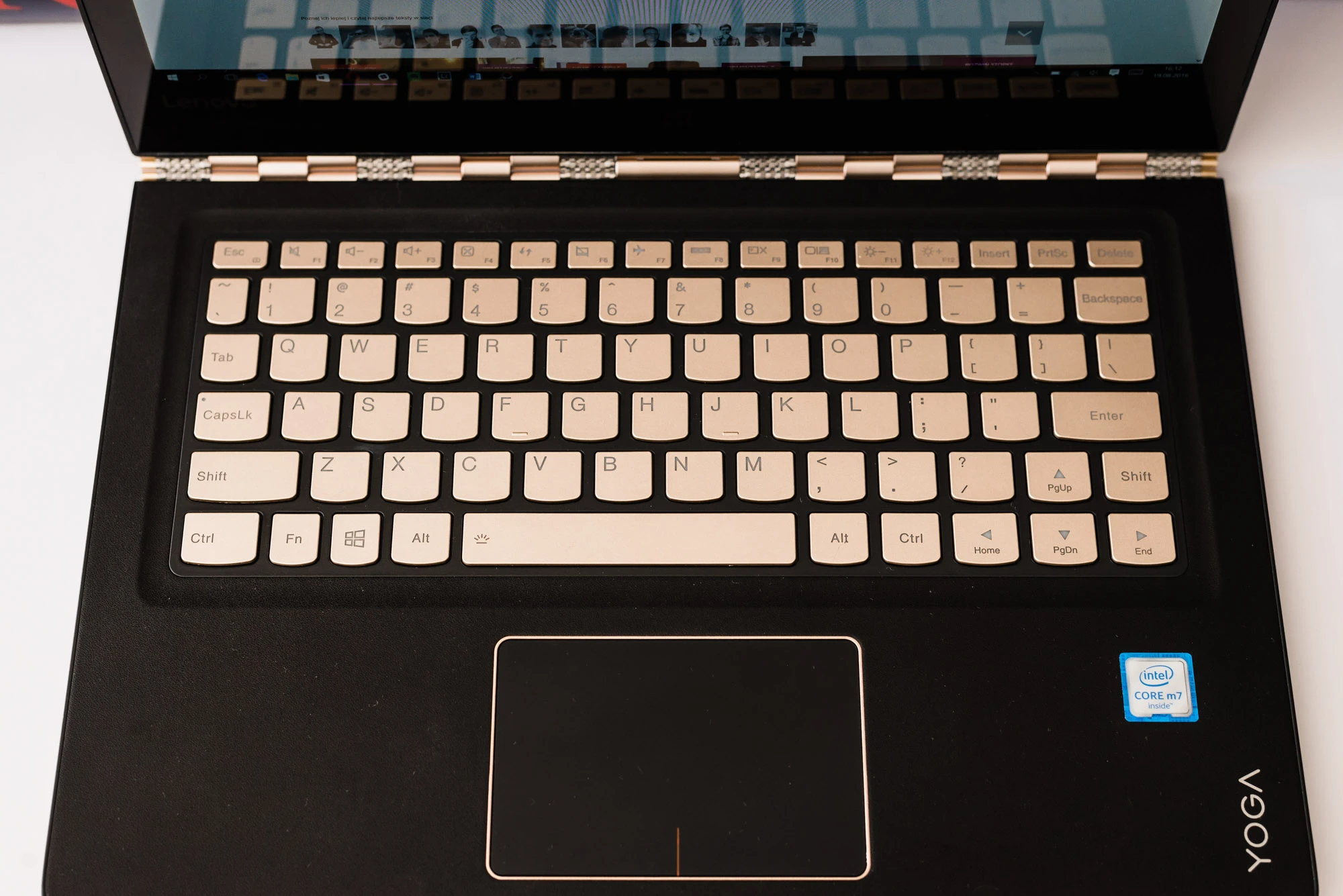lenovo-yoga-900s-7 class="wp-image-513019" 