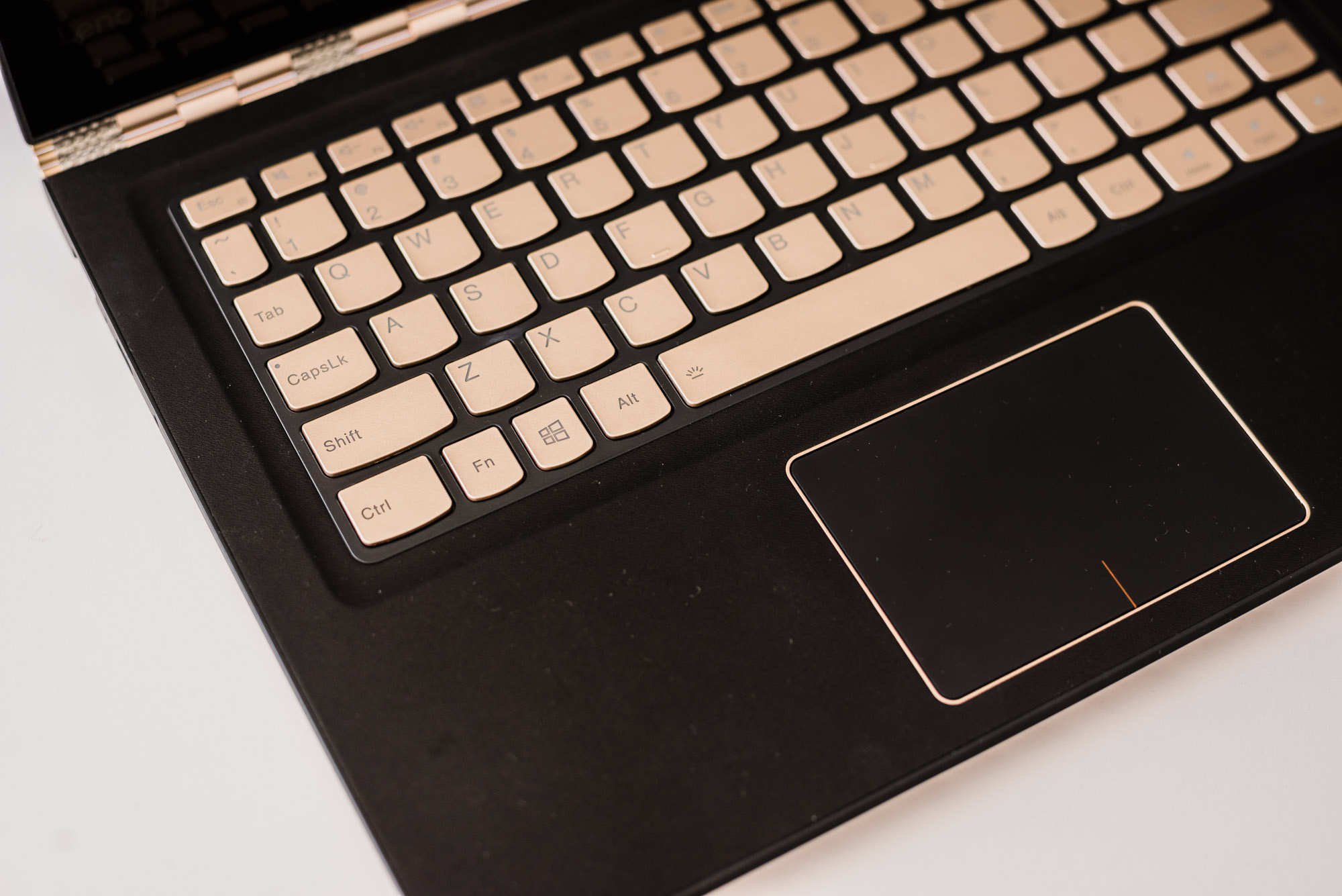 lenovo-yoga-900s-9 class="wp-image-513021" 