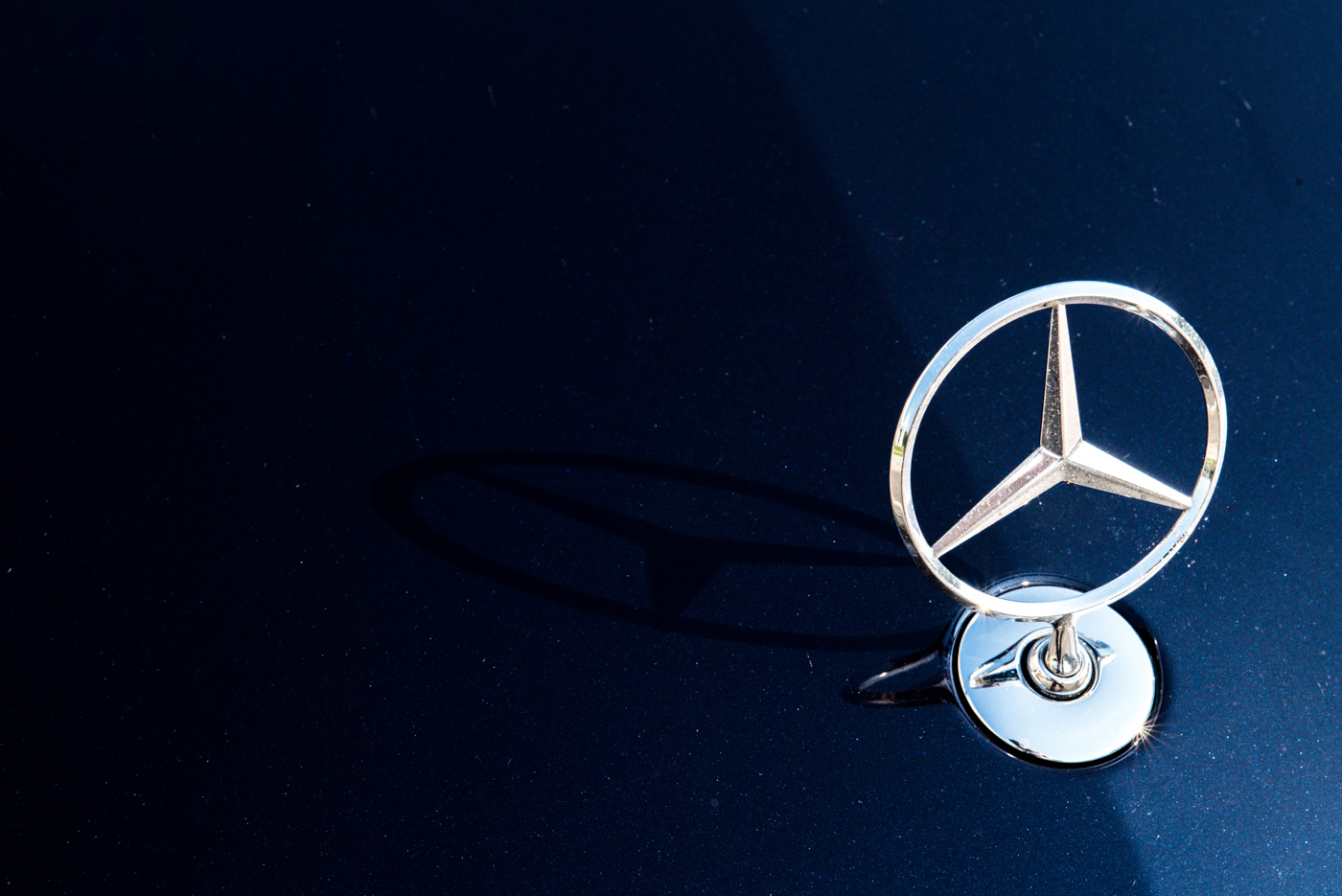 mercedes-benz-e220-24 class="wp-image-512857" 