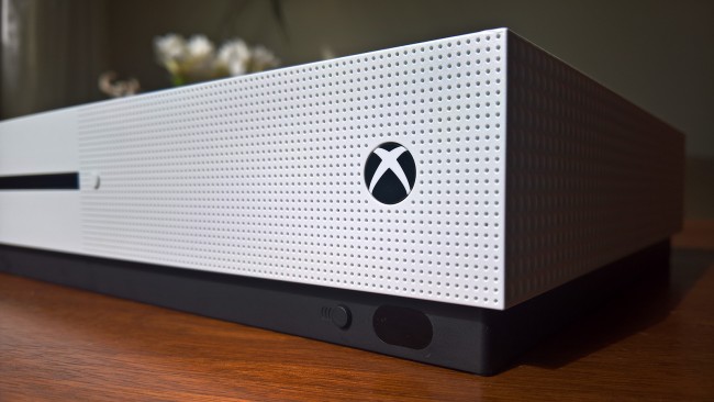 Microsoft Xbox One S class="wp-image-511440" 