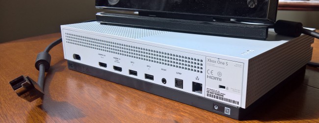Microsoft Xbox One S class="wp-image-511443" 