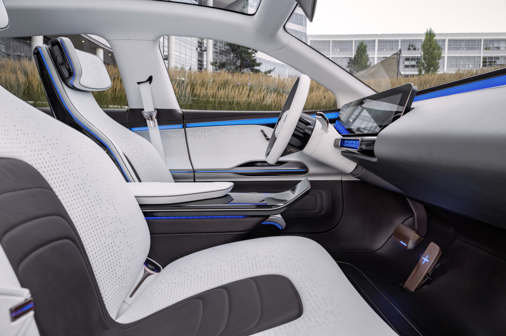 Generation EQ, Interieur, auf den Fahrer zugeschnittene Instrumententafel ; Generation EQ, interior, the instrument panel is tailored to the driver; class="wp-image-519016" 