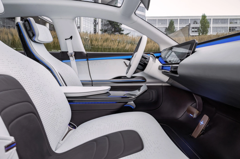 Generation EQ, Interieur, auf den Fahrer zugeschnittene Instrumententafel ; Generation EQ, interior, the instrument panel is tailored to the driver; class="wp-image-519016" 