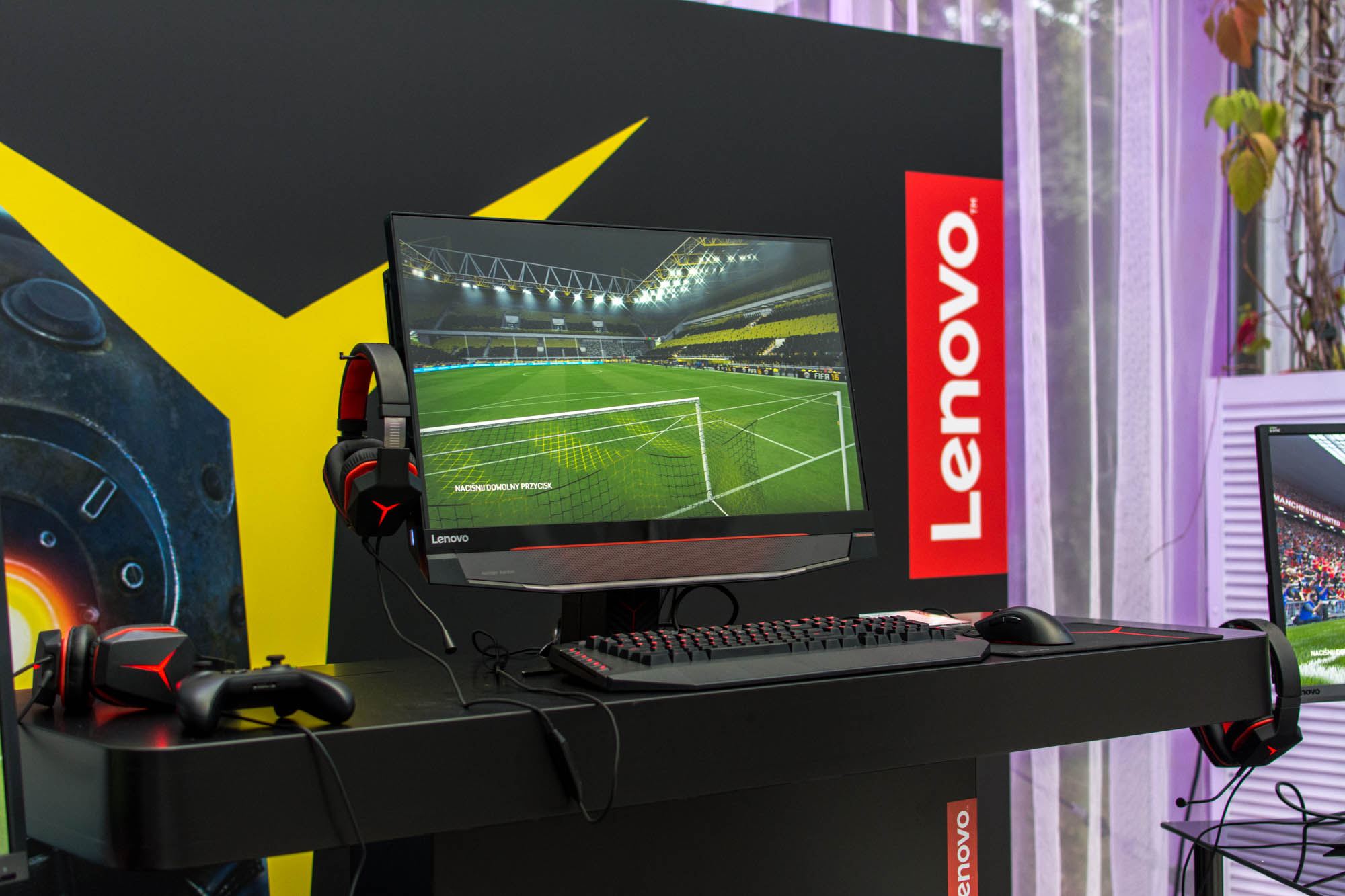 lenovo-roadshow-5 class="wp-image-517621" 
