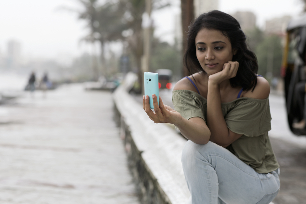 nokia-216_face_blue_ss class="wp-image-517133" 