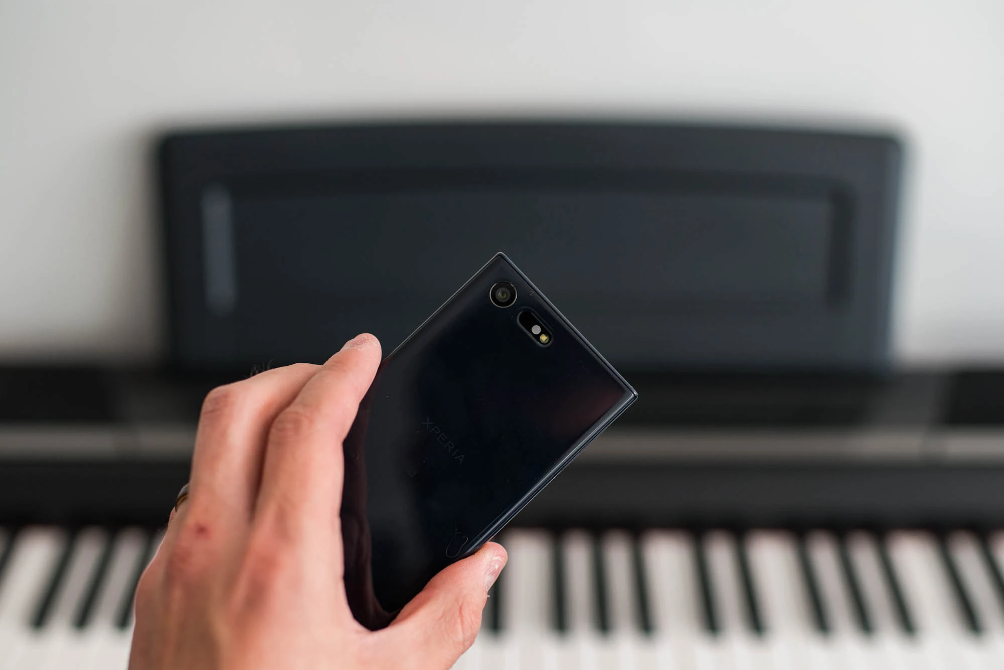 xperia-x-compact-13 class="wp-image-518052"