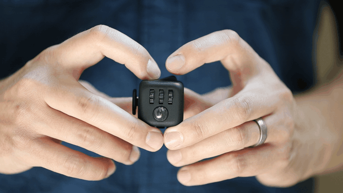 fidget-cube class="wp-image-516691" 