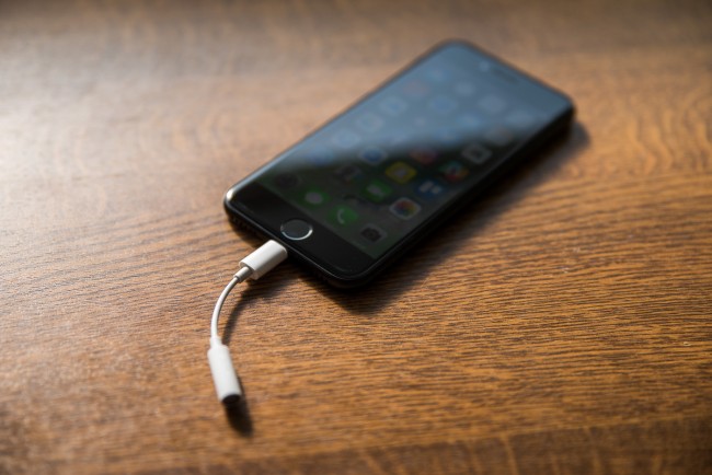 iphone 7 minijack class="wp-image-518197" 