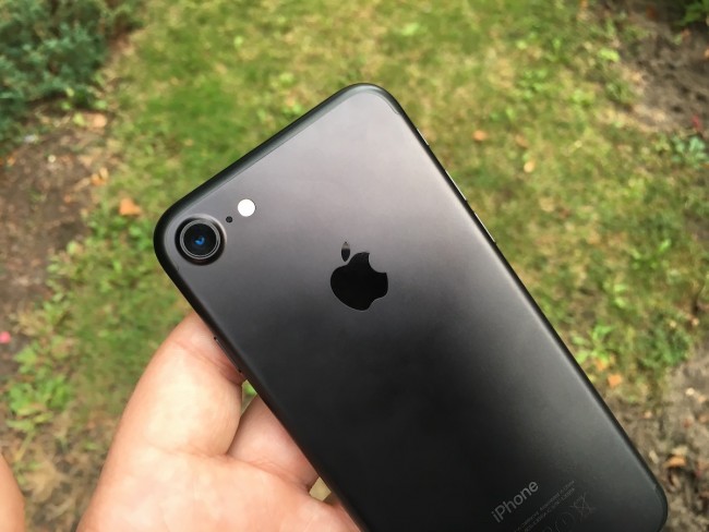 iphone-7-8 class="wp-image-517942" 
