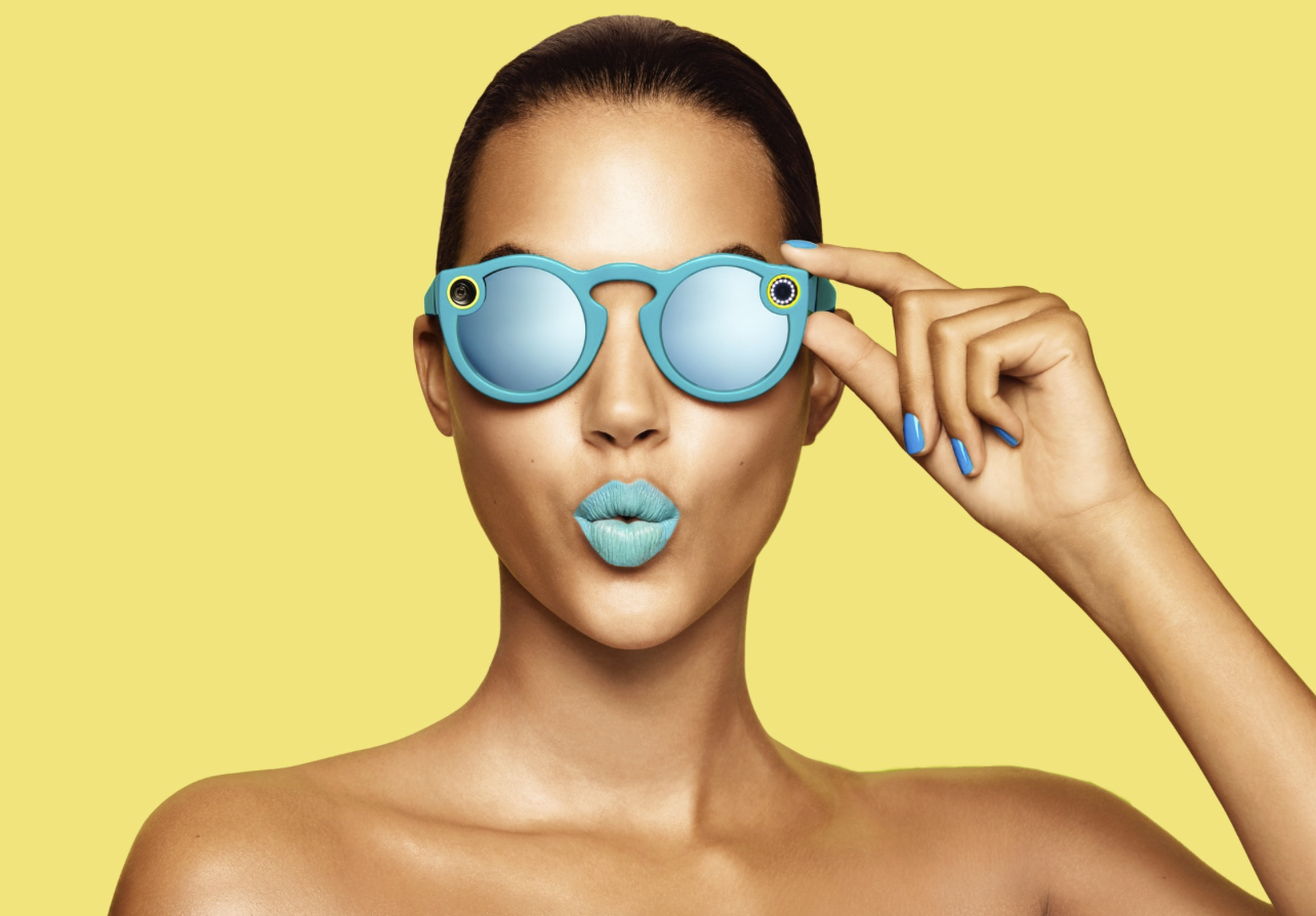 snapchat-okulary-2 class="wp-image-518018" 