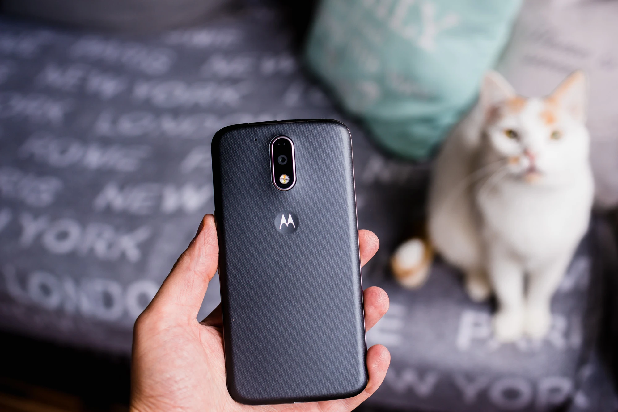 lenovo-moto-g4-plus-13 class="wp-image-519895" 