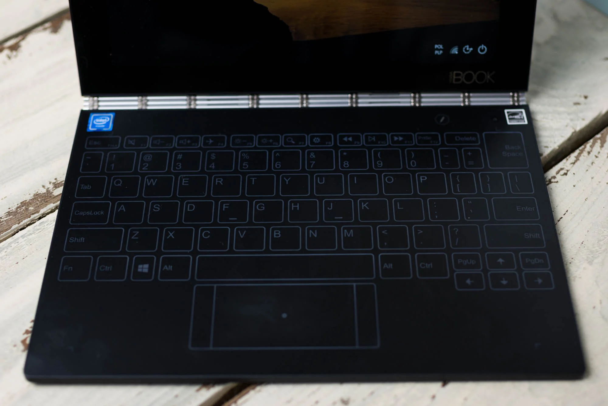 lenovo-yoga-book-3 class="wp-image-522181"