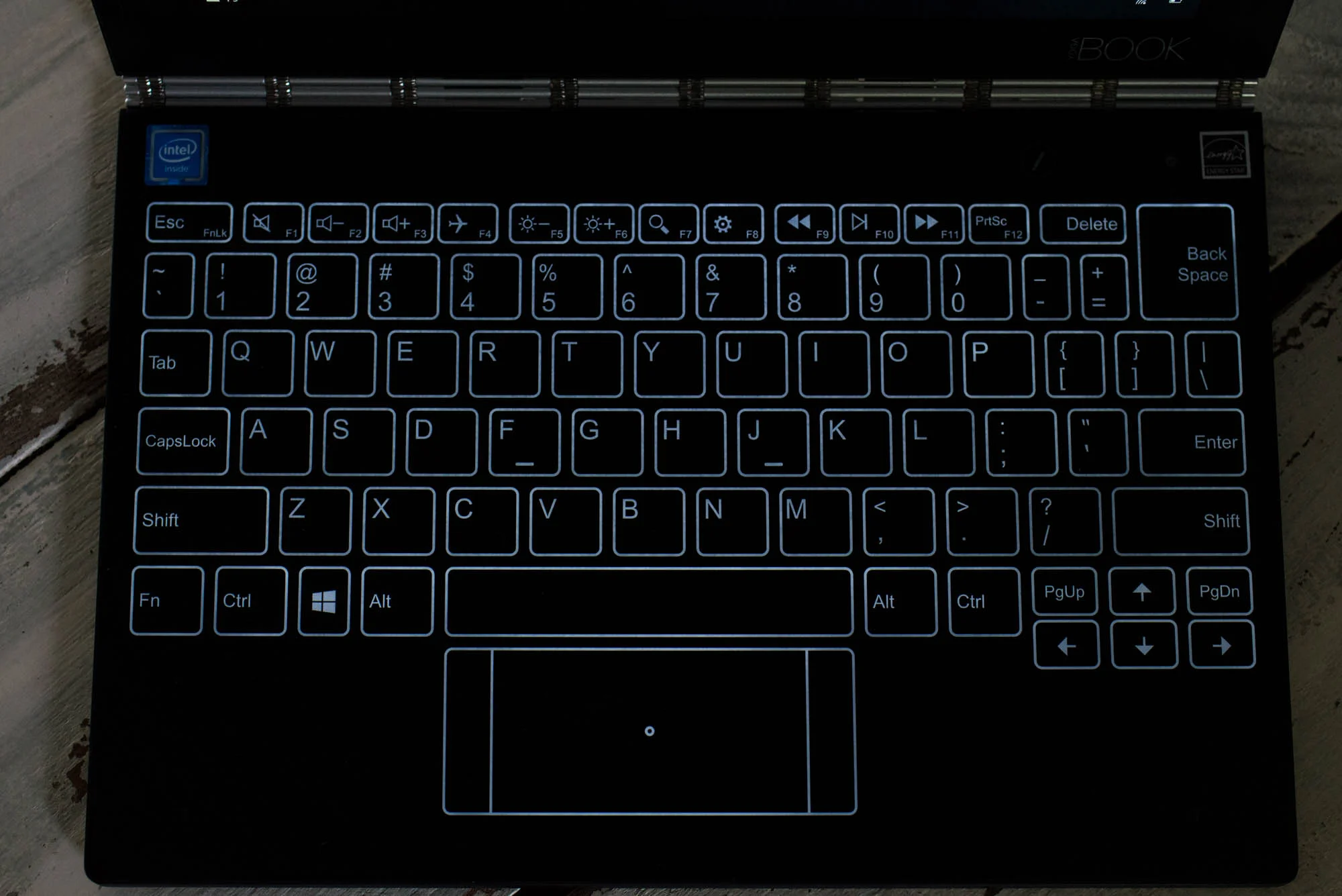 lenovo-yoga-book-4 class="wp-image-522182"
