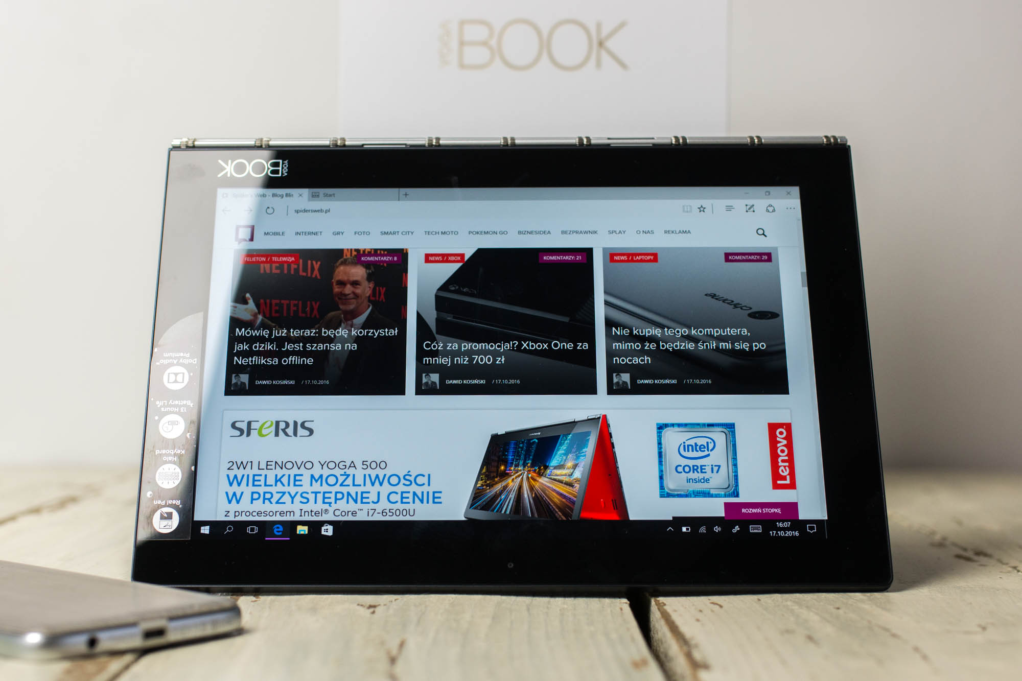 lenovo-yoga-book-6 class="wp-image-522184" 
