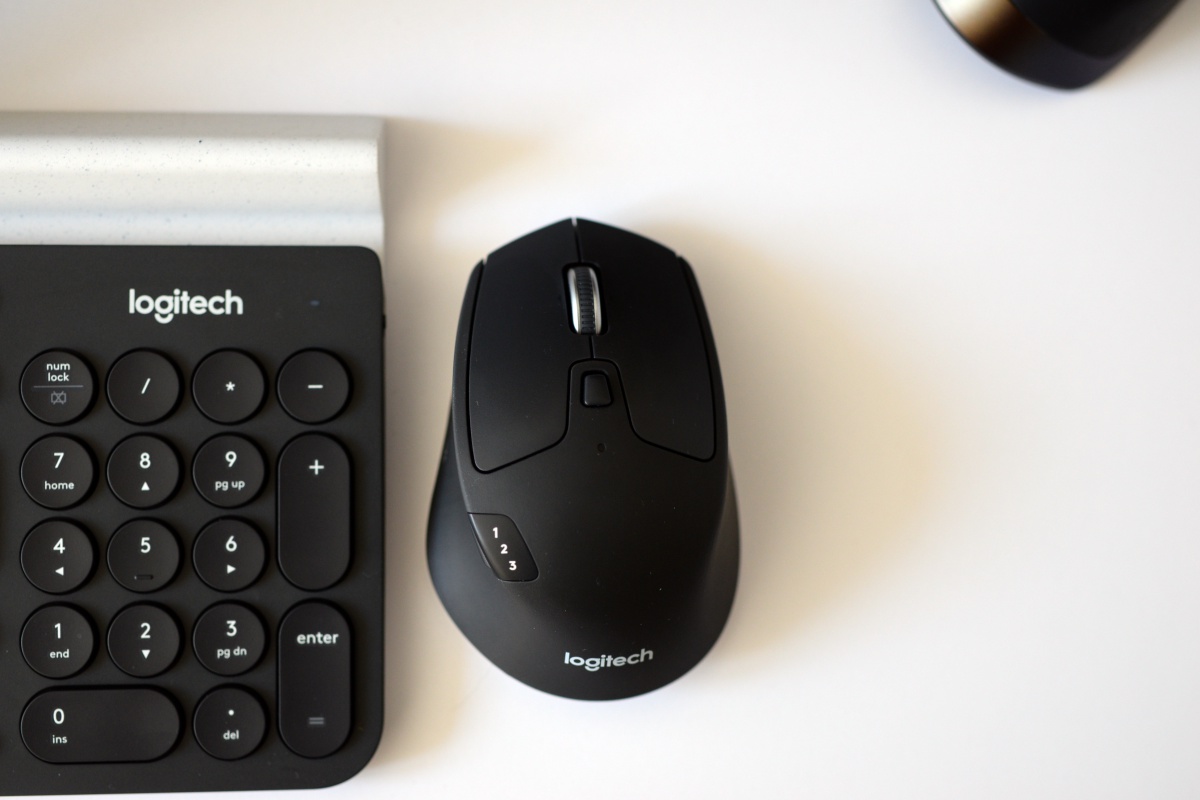 logitech-k780-triathlon-6 class="wp-image-525372" 