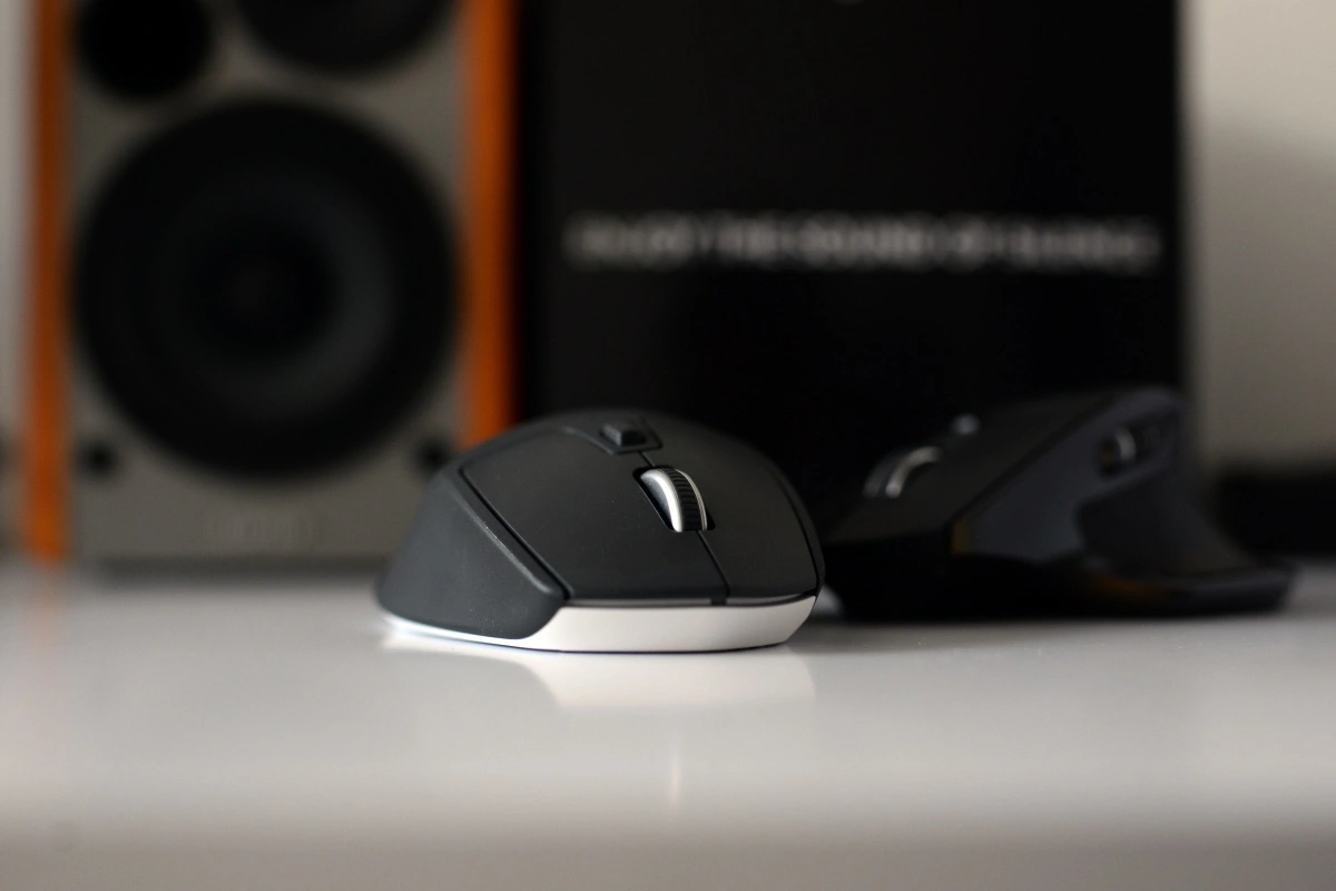 logitech-k780-triathlon-7 class="wp-image-525373" 