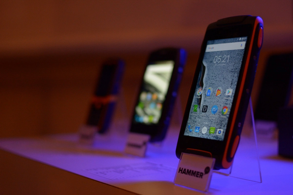 MyPhone Hammer to linia super wytrzymałych smartfonów. class="wp-image-520705"