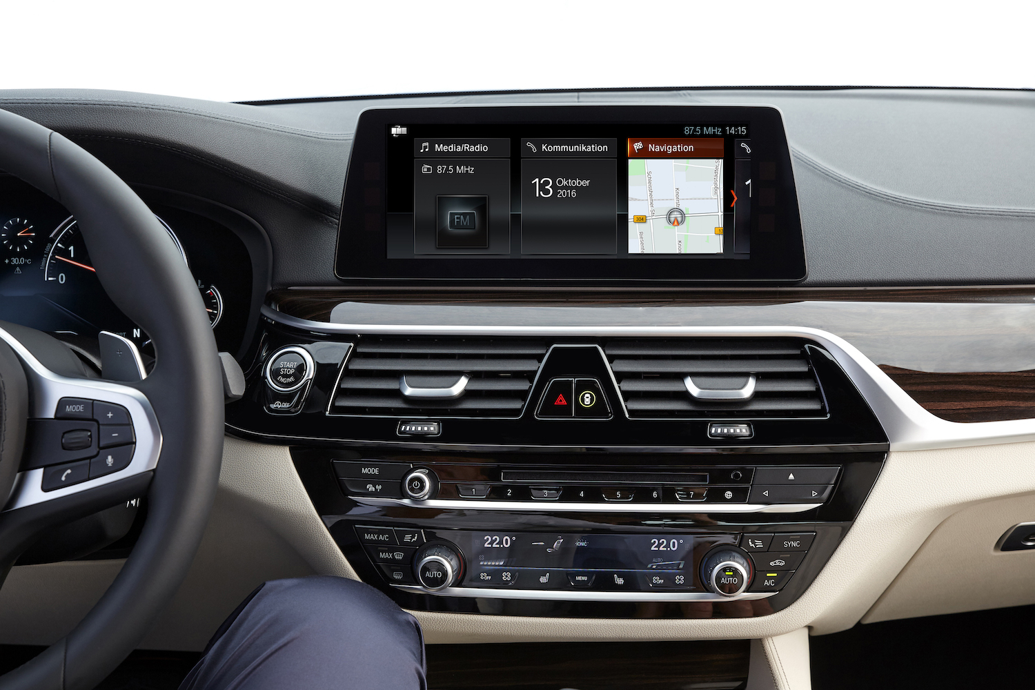 p90237247_highres_the-new-bmw-5-series class="wp-image-521630" 
