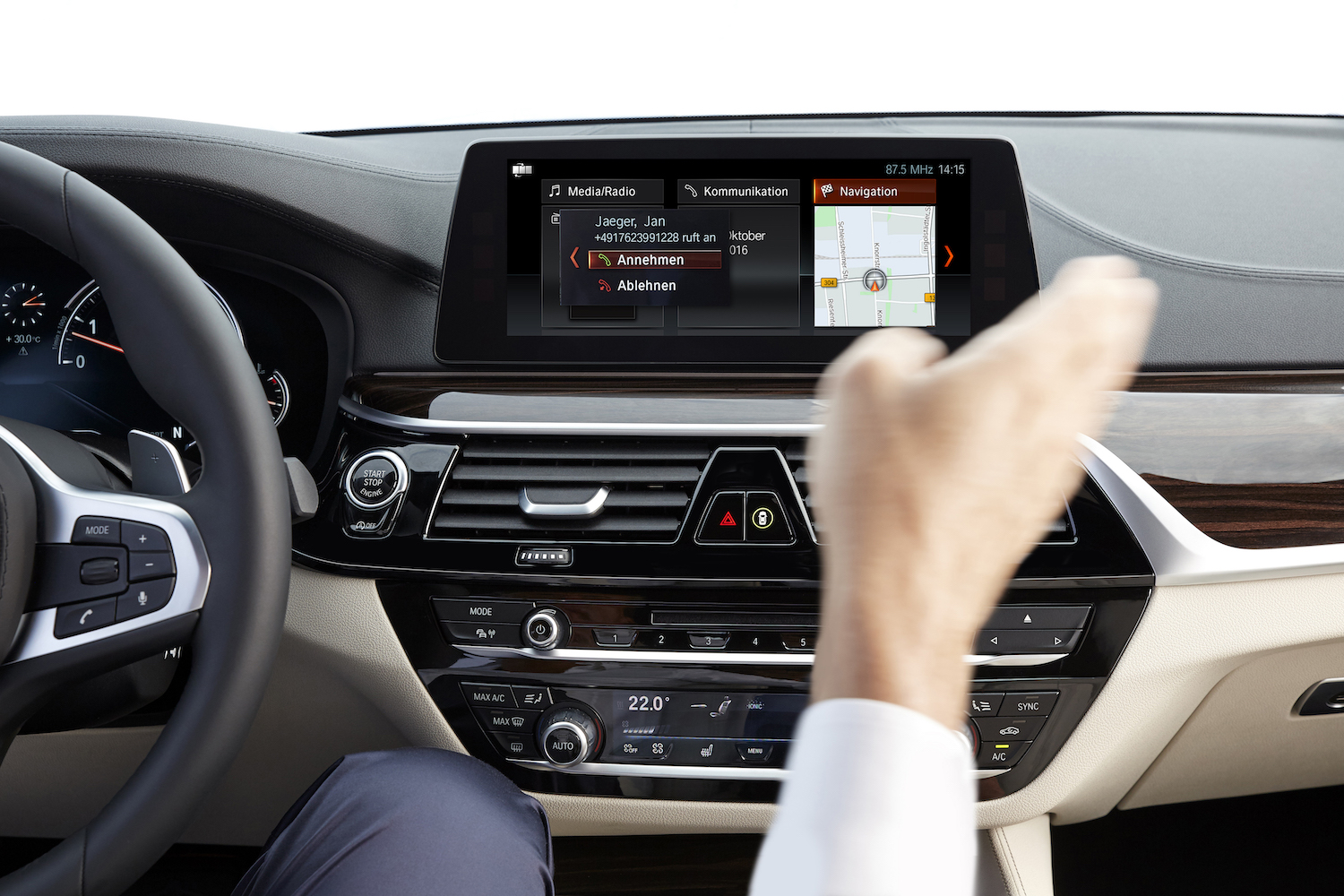p90237251_highres_the-new-bmw-5-series class="wp-image-521629" 