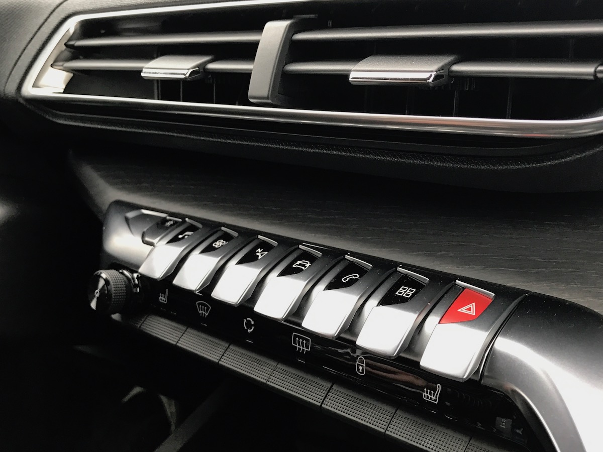 peugeot-3008-12 class="wp-image-523661" 