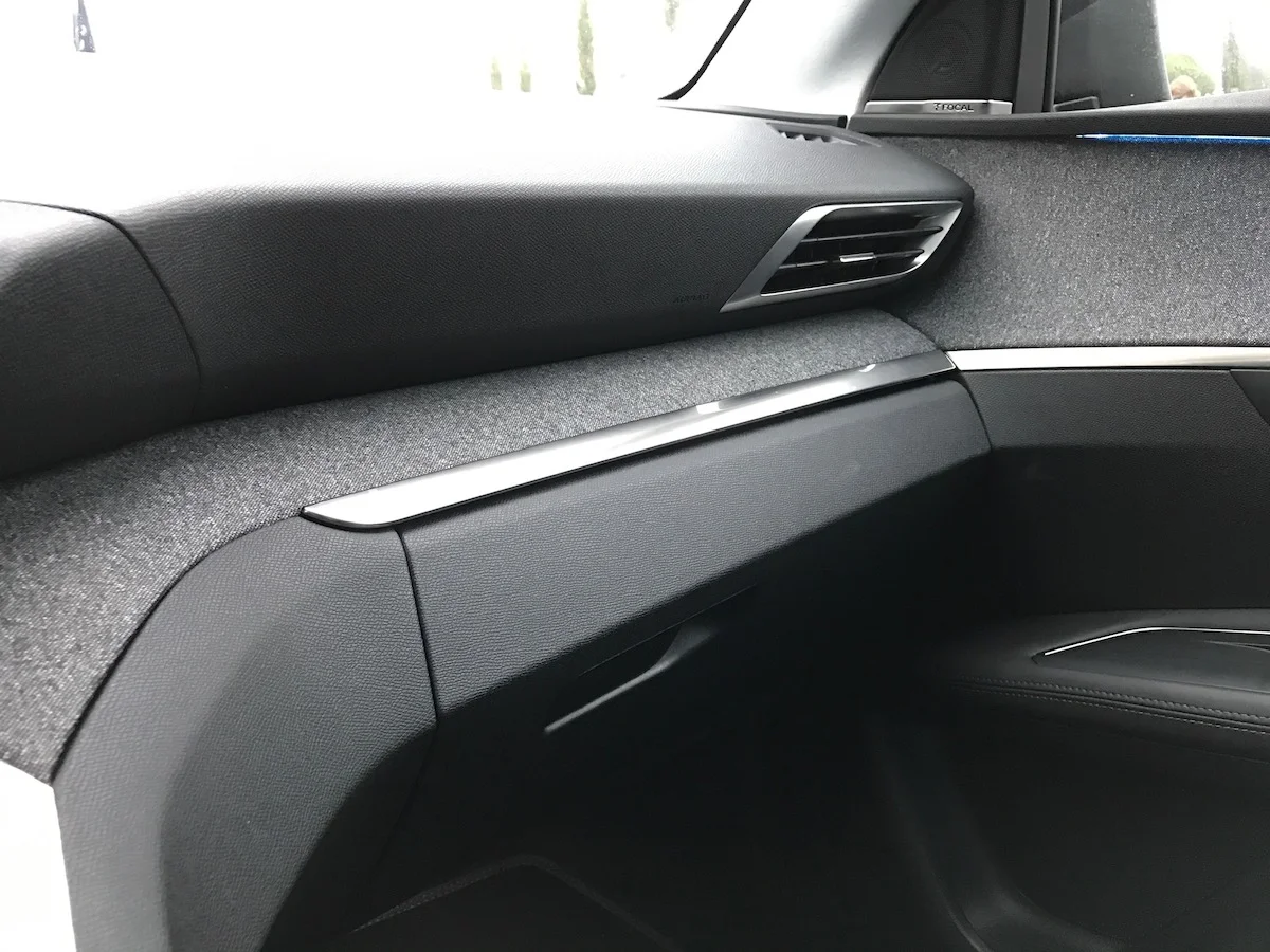 peugeot-3008-15 class="wp-image-523664"