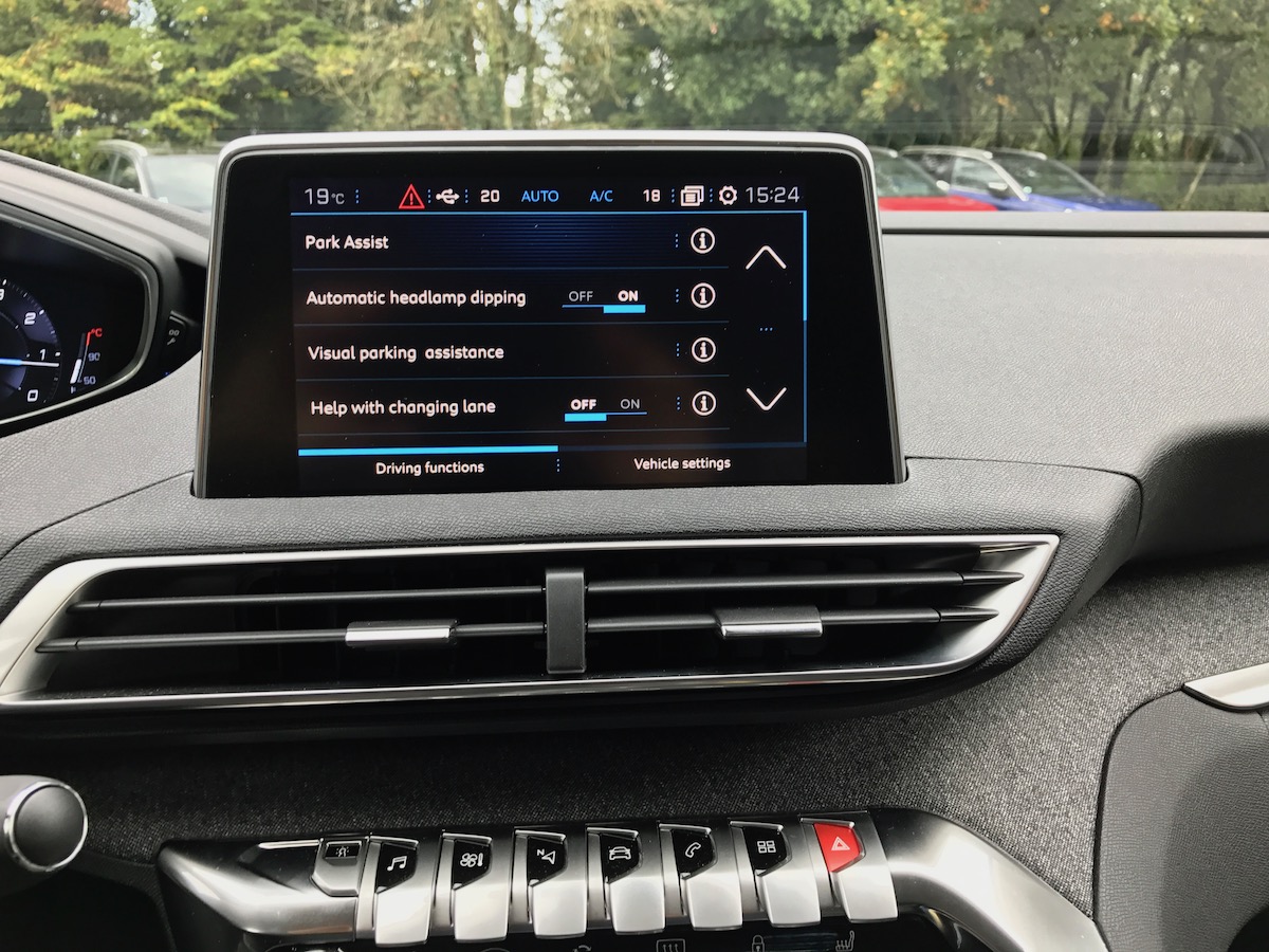 peugeot-3008-24 class="wp-image-523674" 