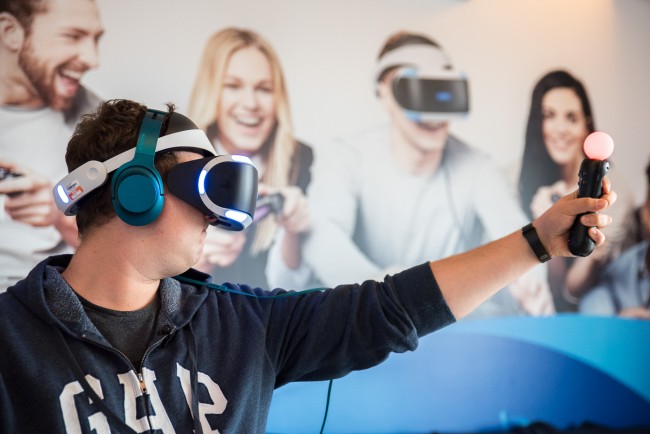 VR tanio a dobrze? Nie Sony, a Microsoft dostarczy takie rozwiązanie. class="wp-image-521176" 