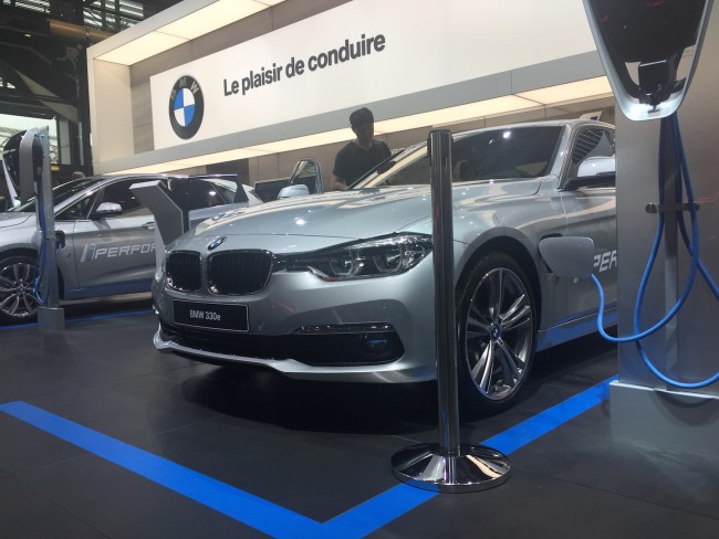 bmw-stacja-ladujaca class="wp-image-519451" 