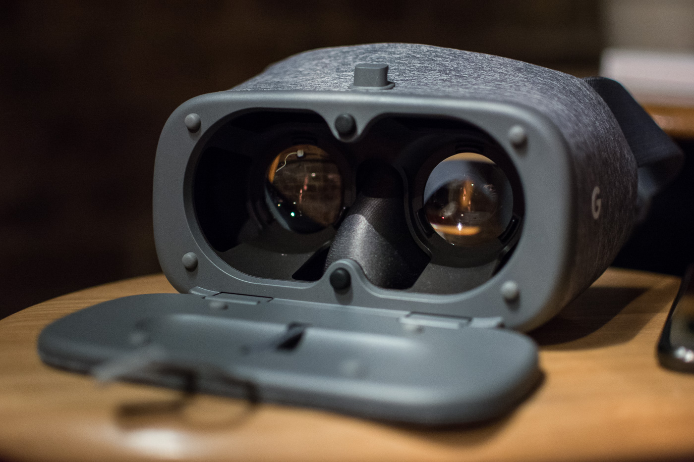 daydream-view-vr-4-of-7 class="wp-image-520119" 