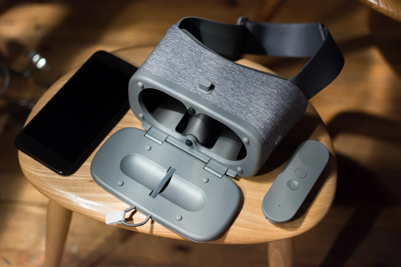 daydream-view-vr-7-of-7 class="wp-image-520122"
