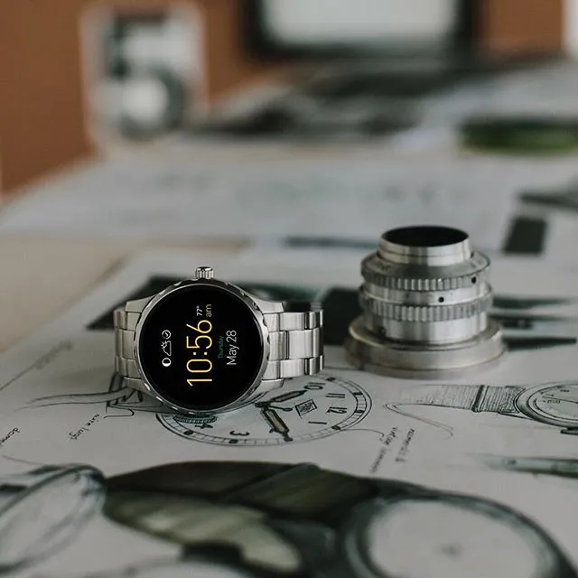 fossil-q-4 class="wp-image-525245" 