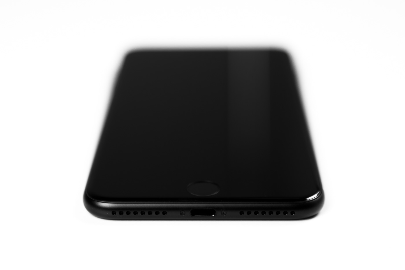iphone-7-plus-apple-2 class="wp-image-520936" 